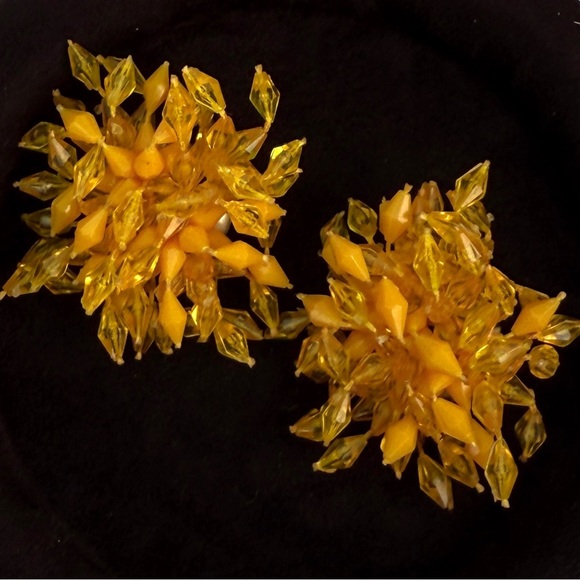 Interesting vintage, mustard, yellow clip on earring’s - Picture 4 of 6